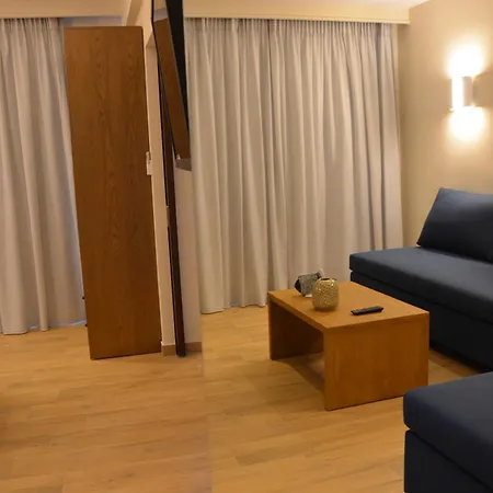 オデュッセウス ホテル 3*